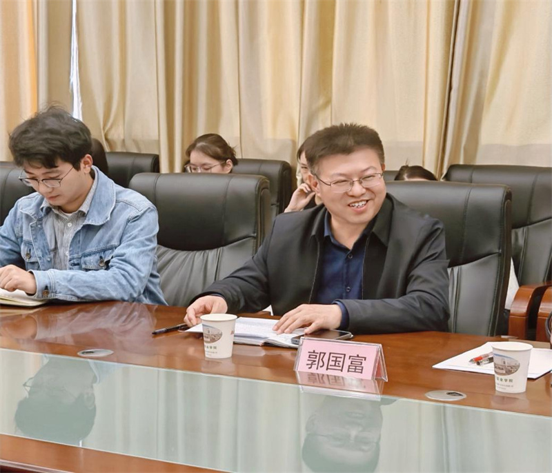 开题启新，笃行致远——我校举行荆门市教育科学“十四五”规划2024年度课题开题报告会暨科研课题培训会